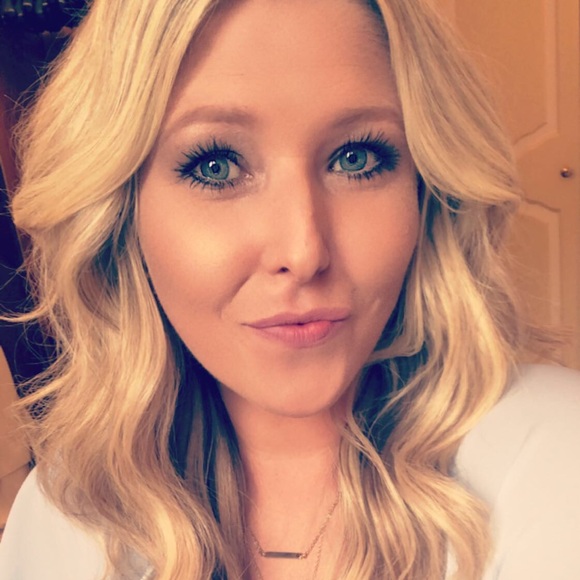 Meet your Posher, Dayna - Picture 1 of 1